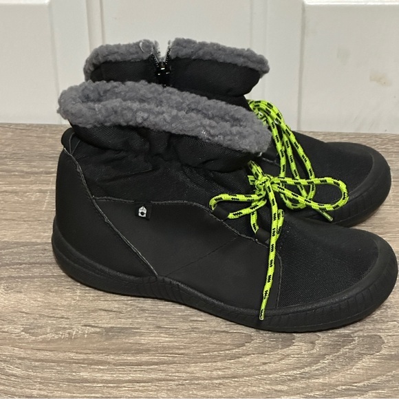 Oomphies Ryland Toddler Boys Boot Size 3Y Black Lined New Without Box - Picture 1 of 8